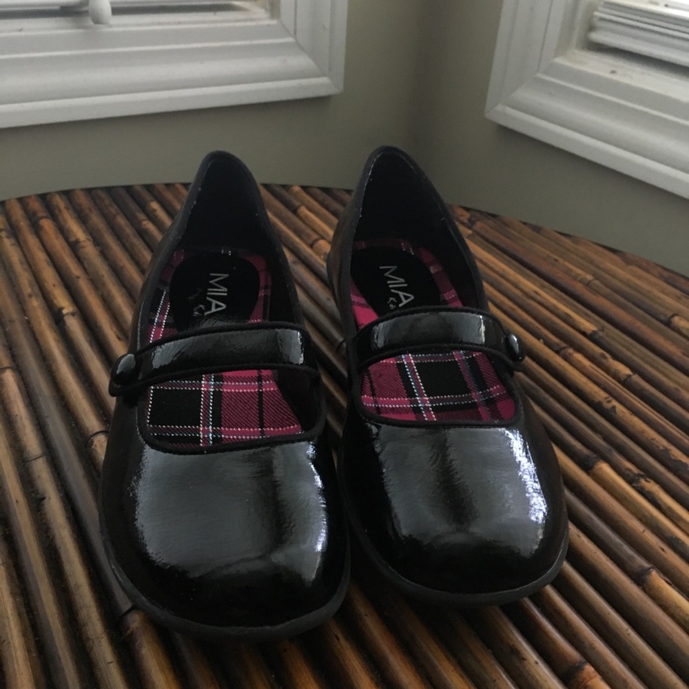 Black MIA Flats Kids Size 3.5M